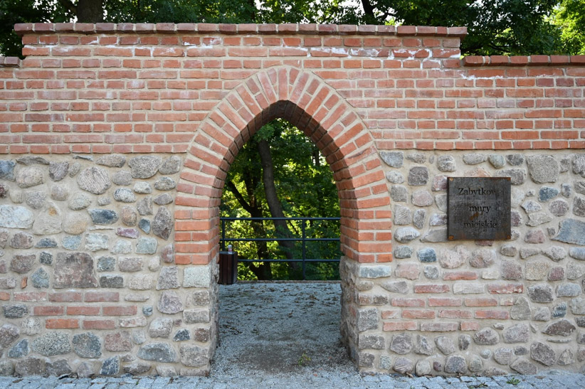 Inwestycja, grafika: 
mury25.jpg